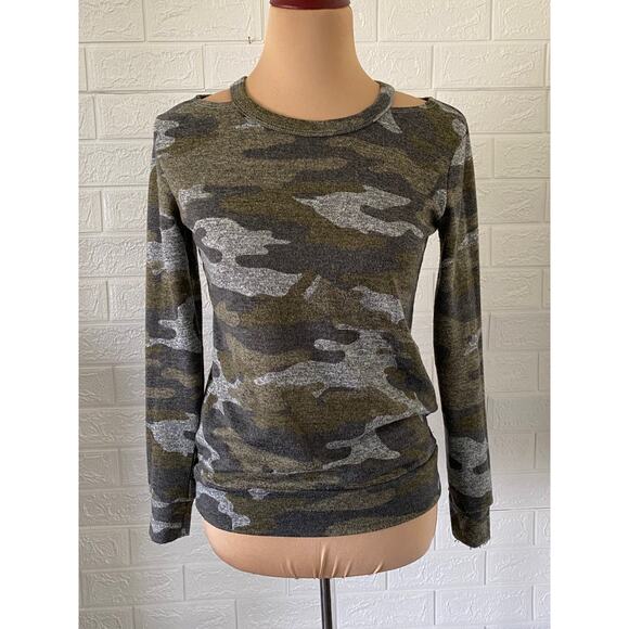 Sweater - Picture 1 of 5